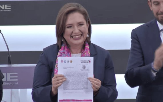 Xóchitl Gálvez se registra ante el INE como candidata presidencial del PRI-PAN-PRD