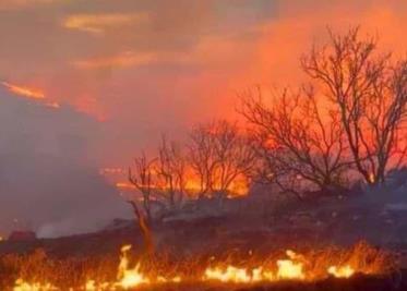 El mayor incendio forestal de la historia de Texas podría propagarse con más velocidad