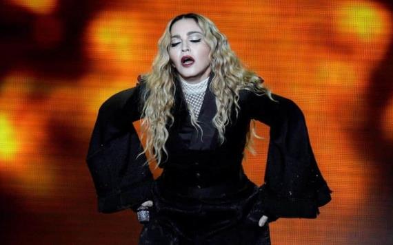 Video: Madonna pide a fan ponerse de pie en su concierto, cuando se dio cuenta que estaba en silla de ruedas