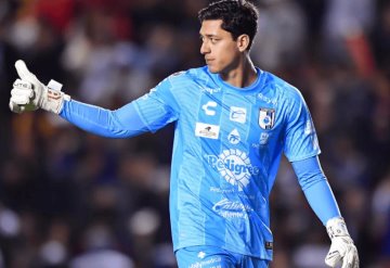 El portero tabasqueño Fernando Tapia destacó y colaboró para que Gallos Blancos del Querétaro se impusieron 1-0 a FC Juárez.