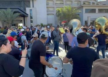 Músicos marchan en Mazatlán a favor de la música de banda