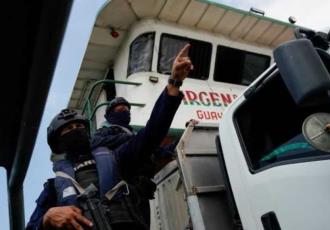 Violencia en Ecuador: comando irrumpe en hotel, secuestra a 11 turistas y mata a 5