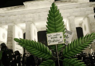 Alemania celebra legalización del consumo recreativo de cannabis
