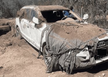 Hallan Audi enterrado durante operativo de búsqueda de desaparecidos
