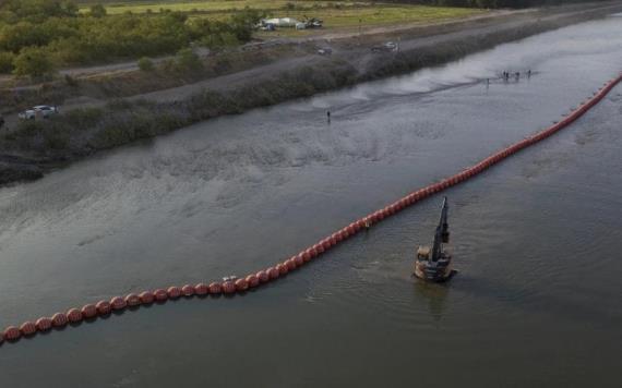 Avanza con demanda contra Texas por barrera en el río Grande
