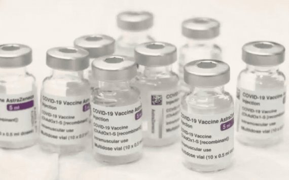 AstraZeneca admite que su vacuna contra Covid puede provocar trombosis