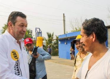 Un programa de mejoramiento de vivienda y la instalación de huertos productivos, prometió desde Tacotalpa, el candidato del PRD, Juan Manuel Fócil Pérez.