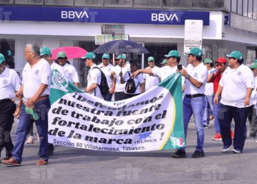 Marchan trabajadores sindicalistas; piden mejores condiciones laborales