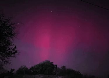 Tormenta solar pinta auroras boreales los cielos de México