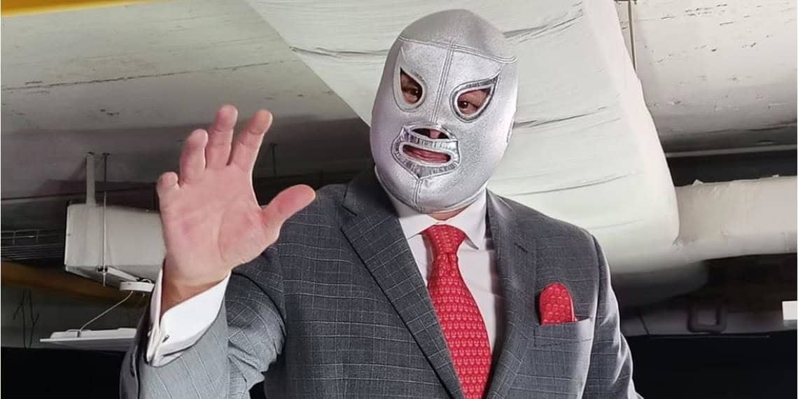 El Hijo del Santo anuncia su gira de despedida donde apostará su máscara