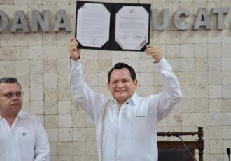 Huacho, es el oficial gobernador electo de Yucatán