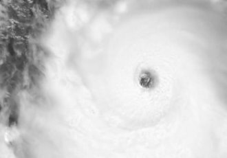 Beryl se convierte en un muy peligroso huracán categoría 3 sobre el Caribe