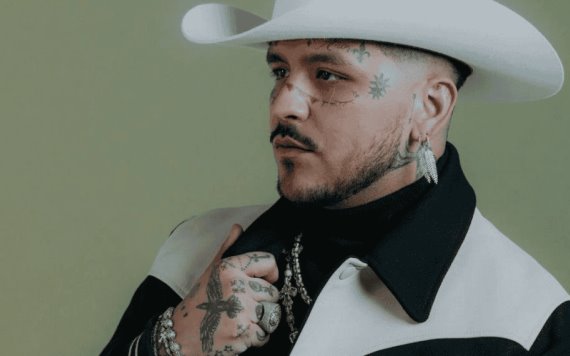 El cantante mexicano Christian Nodal fue elegido como parte de los 50 más bellos por la revista People en Español