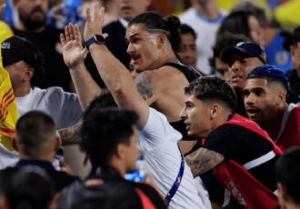 Darwin Núñez se agarró a golpes con aficionados de Colombia tras eliminación de Uruguay en Copa América