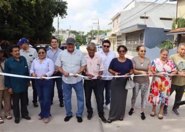 Inauguran ampliación de la red eléctrica en media y baja tensión en la colonia Las Rosas, Comalcalco