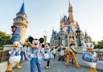 Trabajadores de Disneylandia votan a favor de autorizar una huelga, la primera en 40 años