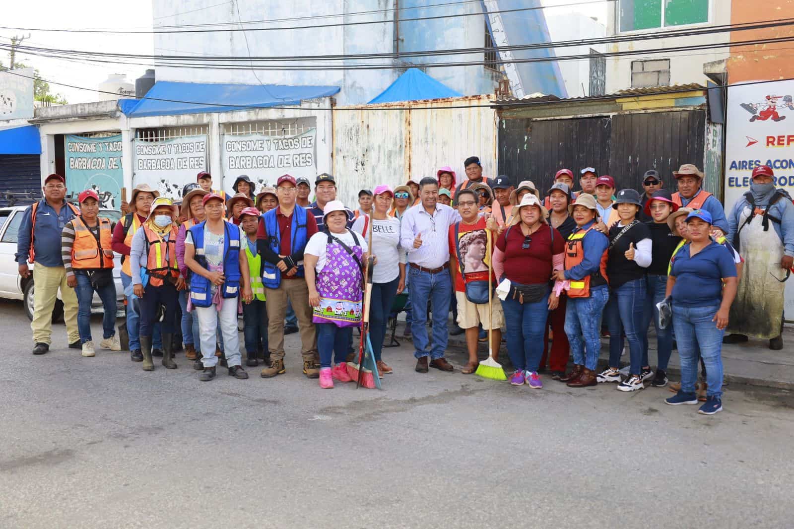 Liberan de basura y maleza calles del Fracc. Buena Vista en Jornada Integral de Limpieza