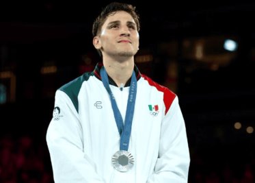 El joven lanzador de 16 años compartió cómo está viviendo su crecimiento en el rey de los deportes