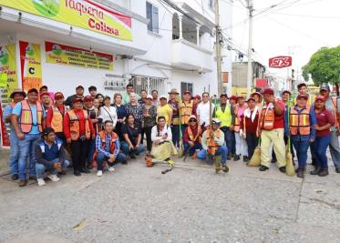 Avanzan las Jornadas de Limpieza con barrido de calles y banquetas en Espejo II