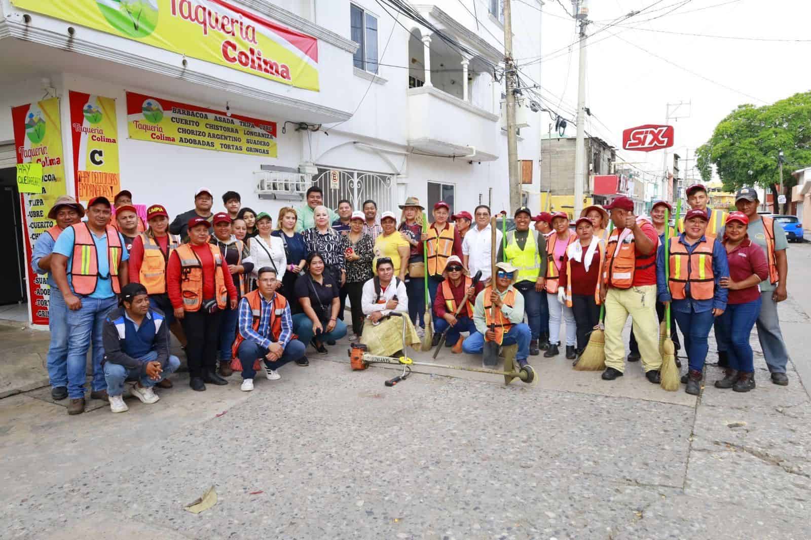 Avanzan las Jornadas de Limpieza con barrido de calles y banquetas en Espejo II