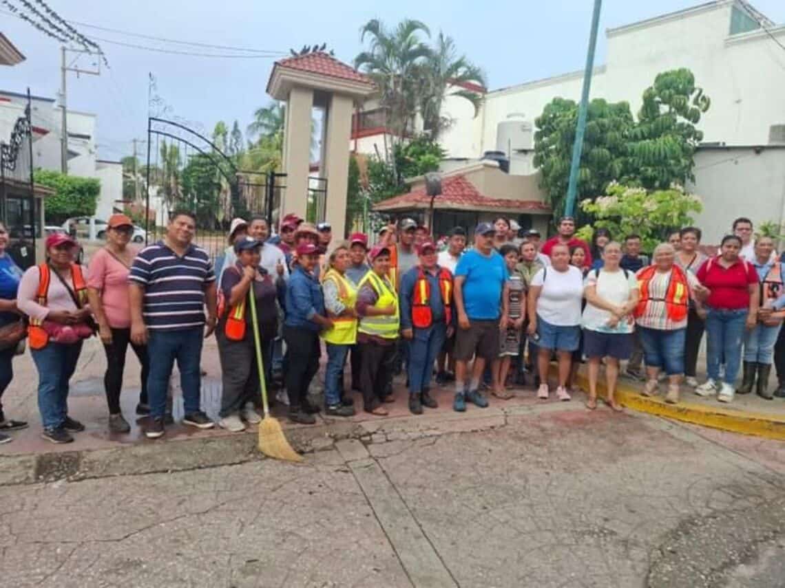 Participan vecinos de la colonia Lindavista en Jornada de Limpieza