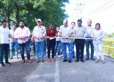 Inauguran rehabilitación de pavimento en la calle "Camino Agrario" de la ranchería "Sur" cuarta sección de Comalcalco