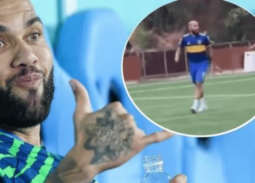 ¿Vuelve al futbol? Dani Alves es captado jugando reta en Barcelona | VIDEO