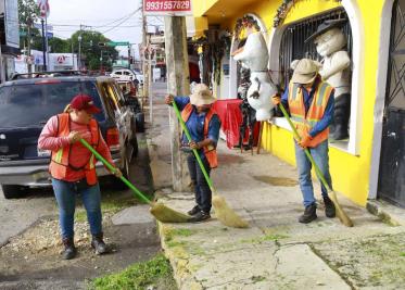 Participan colonos en Jornada Integral de Limpieza en calles del centro de Villahermosa