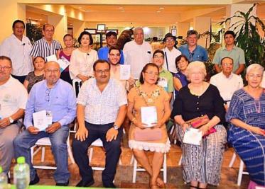 Enrique González Pedrero y su esposa, la escritora y poeta Julieta Campos de la Torre, fueron homenajedos en el Foro Cultural Viva