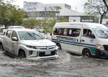 Rebasado sistema de drenaje en Centro