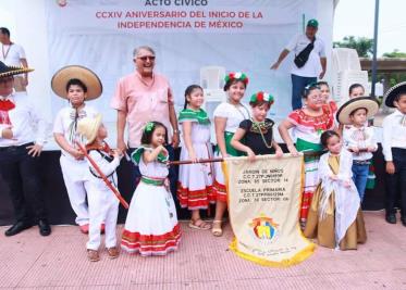 Realizan en Comalcalco sensacional desfile para conmemorar el 214 aniversario del inicio de la Independencia de México