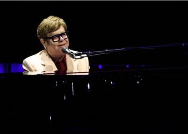 Elton John revela que perdió varias partes de su cuerpo