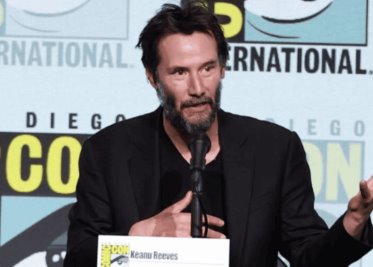 Keanu Reeves debuta como piloto en Indianápolis, pero sufre accidente