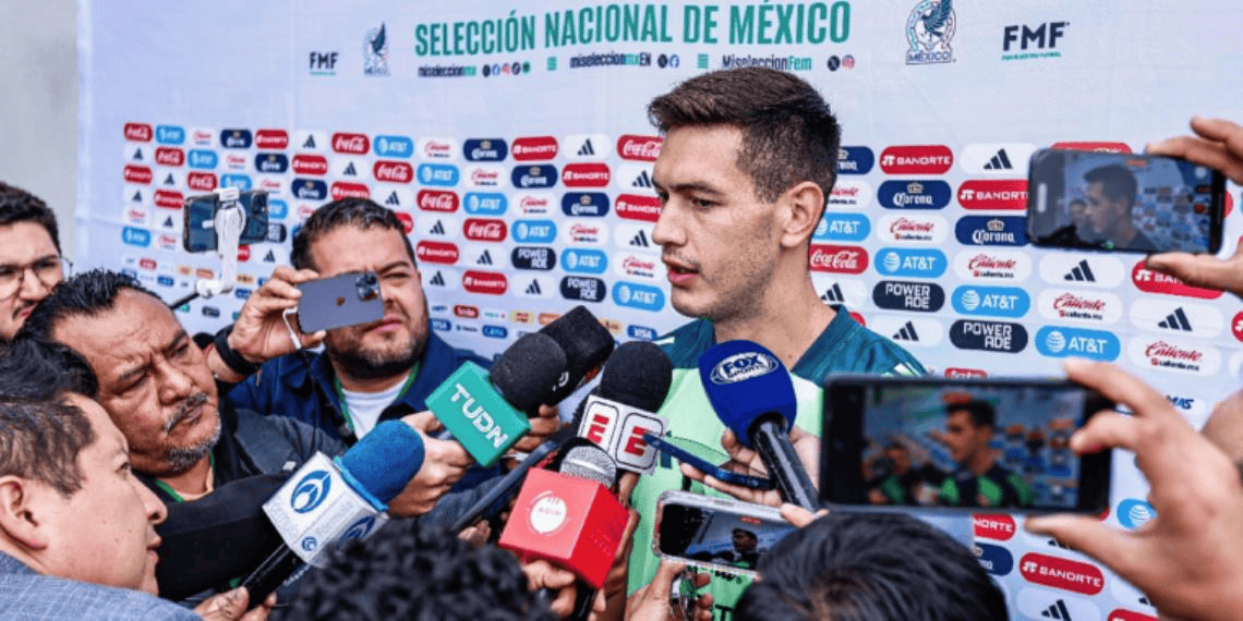 César Montes promete la victoria para "volver a conectar" con los aficionados de la Selección Nacional