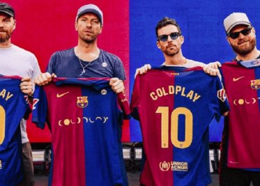 Barcelona estrena uniforme con el logo de Coldplay