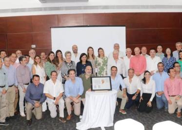 Mesa de la Torre Empresarial honra memoria de José Nadal Duhalt, visionario empresarial tabasqueño