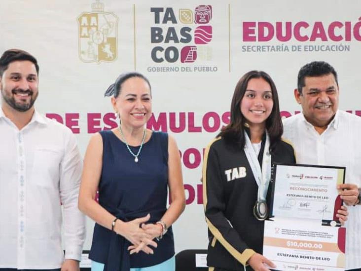 Becas de $10 mil para deportistas Becas de $10 mil para deportistas