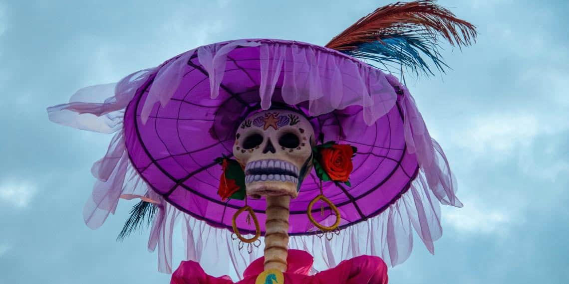 ¿Por qué en México se celebra más el Día de Muertos que Halloween?